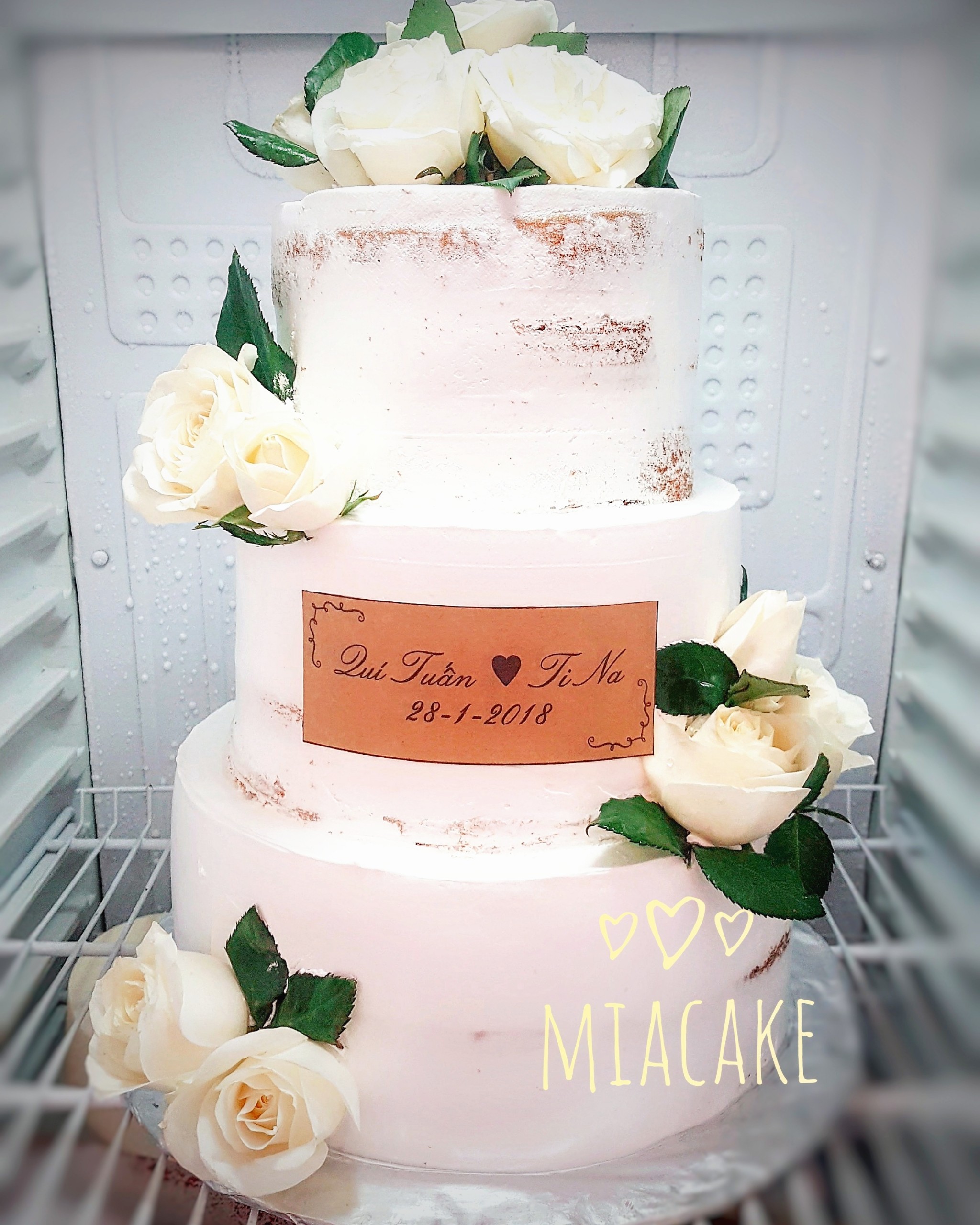 10 mẫu trang trí bánh kem cưới đẹp