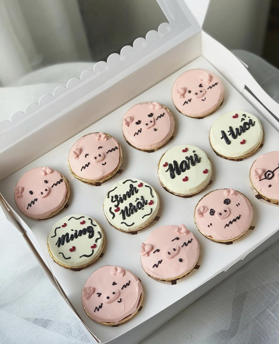 Set cupcake sinh nhật lớp mini: Đặt bánh sinh nhật online tại Hà Nội