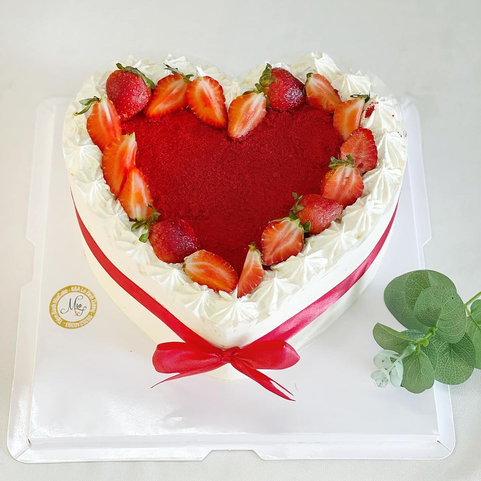 Bánh sinh nhật hoa tươi dành tặng vợ, tặng người yêu MS SP-0168 - Tiệm Bánh  Chon Chon