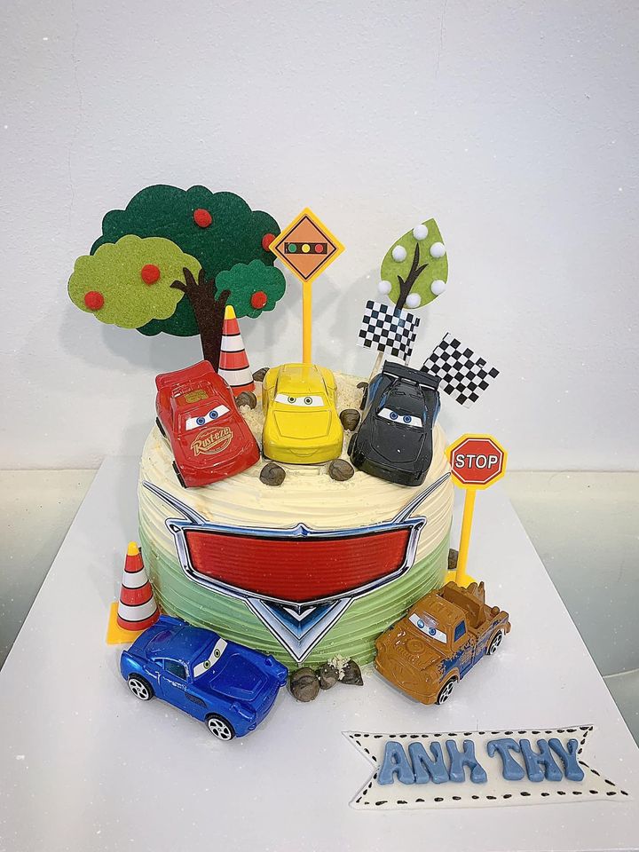 Bánh sinh nhật xe ô tô 3D màu đỏ đẹp độc lạ dành cho bé trai  Bánh Kem Ngộ  Nghĩnh