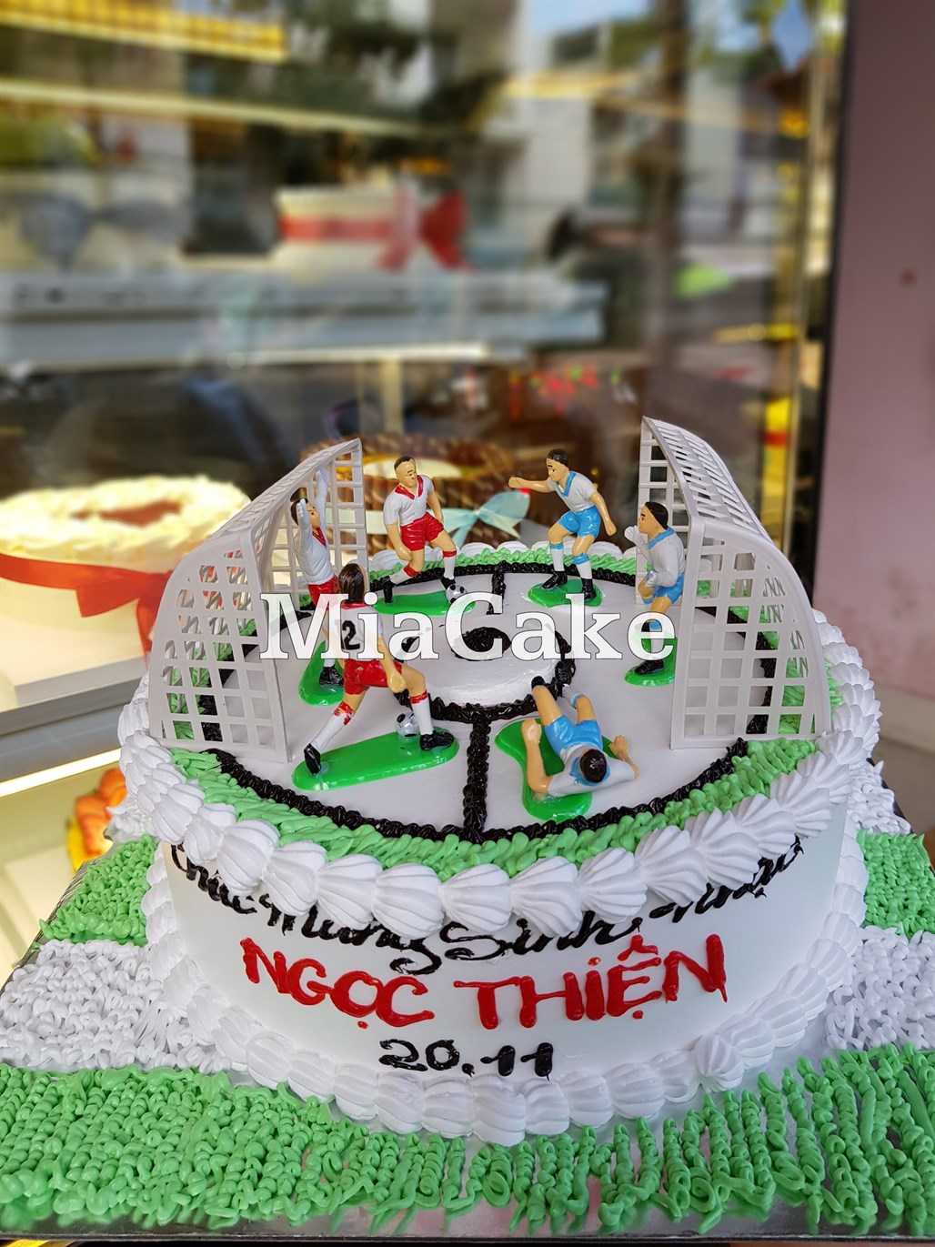 Những mẫu bánh sinh nhật cực đẹp, độc đáo hình trái bóng tròn | Nhận đặt  bánh ngọt, bánh gato sinh nhật tại Hà Nội