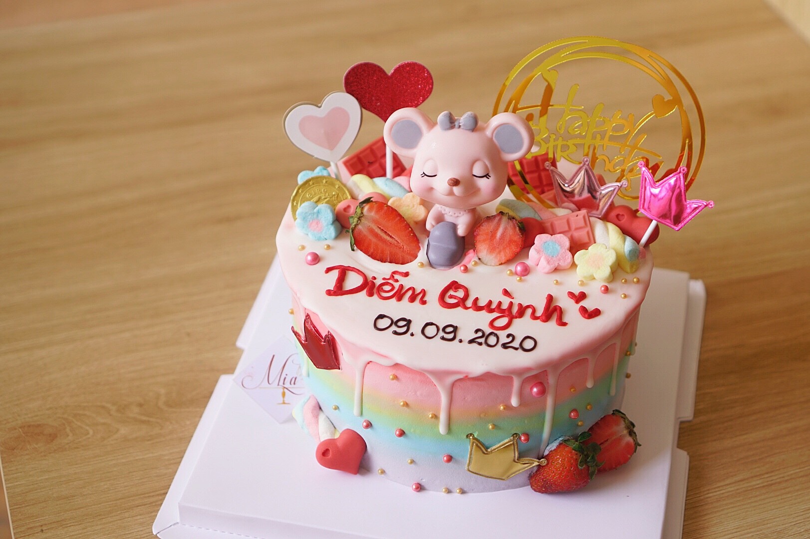 Mẫu bánh sinh nhật 1 tuổi cho bé trai/ gái đáng yêu | Bánh kem hương vị  Việt - Banhngot.vn