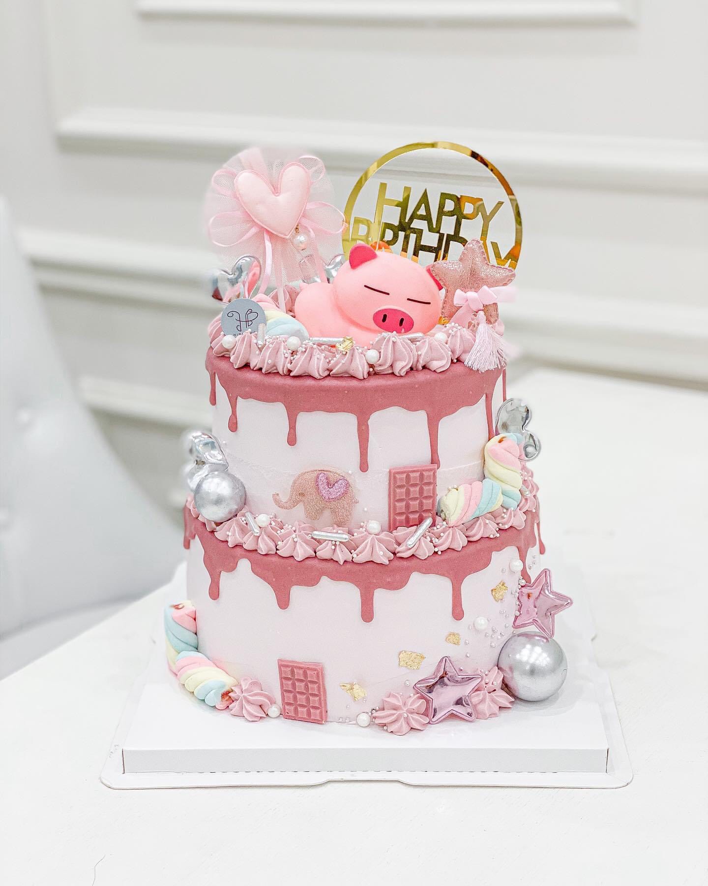 Bánh kem sinh nhật 2 tầng màu hồng và cô bé búp bê dễ thương - Bánh Thiên  Thần : Chuyên nhận đặt bánh sinh nhật theo mẫu